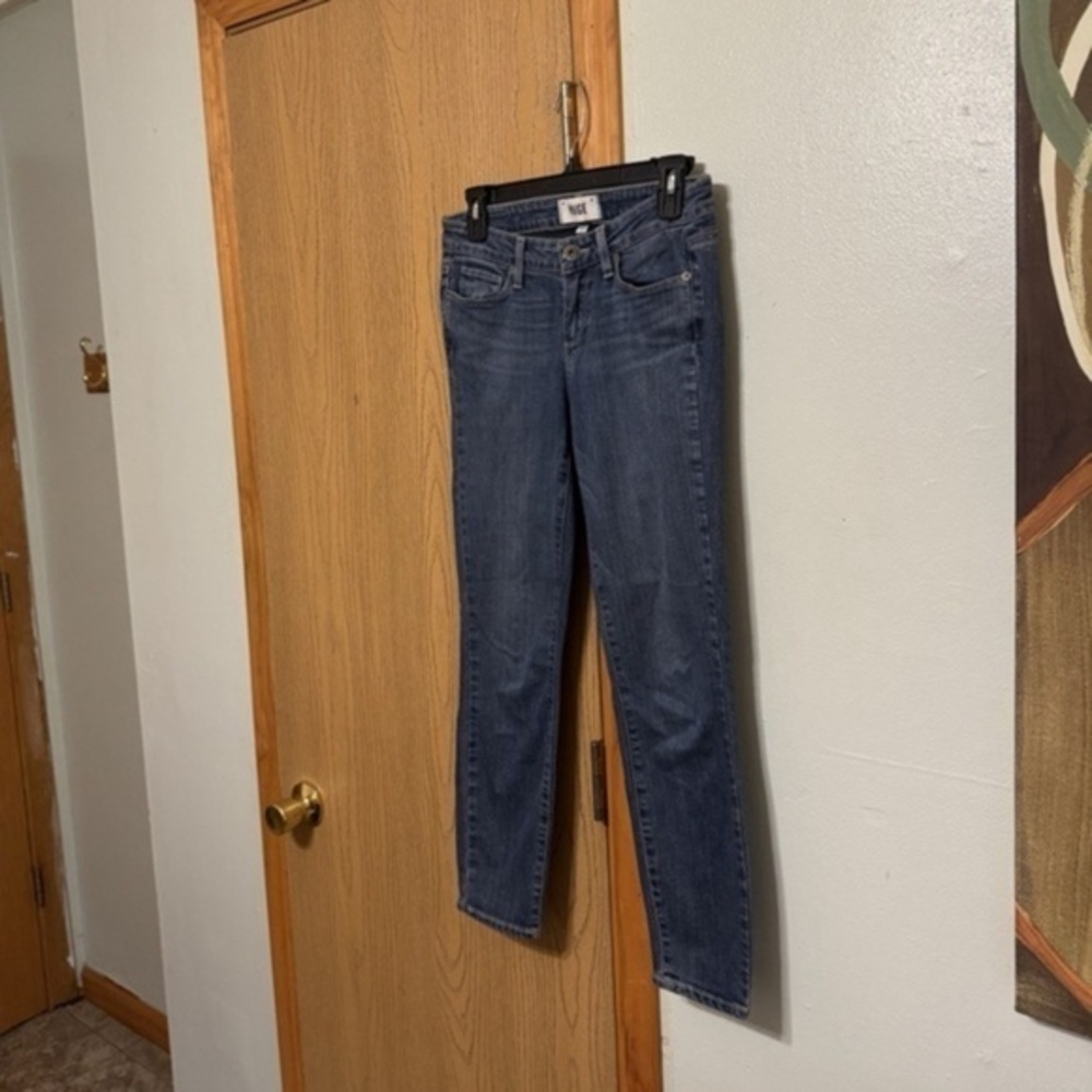 Paige "Verdugo Crop" Size 26 Medium Wash Low-Rise Skinny Leg Jeans - EUC